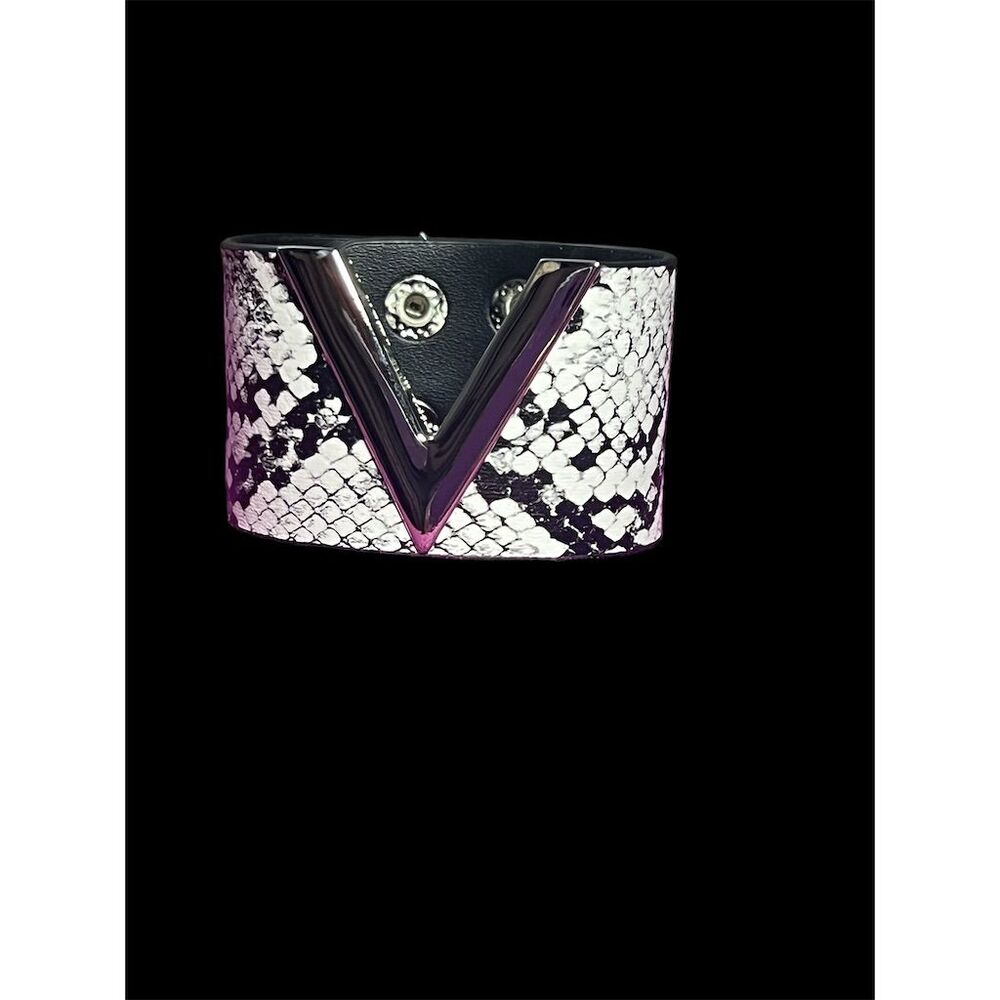 Fashionable Snake Print Faux Leather Wide Cuff Bracelet with V Logo - Picture 5 of 11